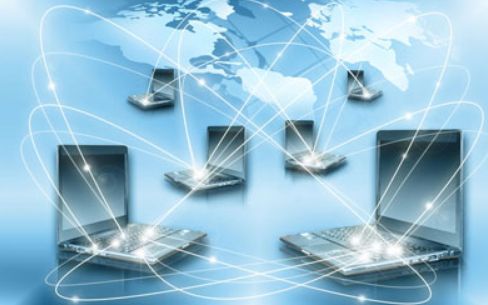 电脑在互联网游戏服务中的多元功能与应用